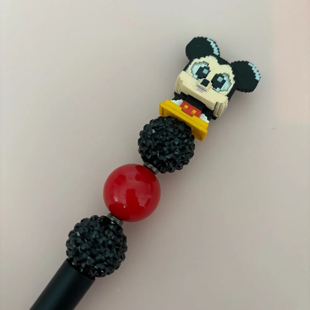 Disney Doorables: Mickey Mouse: Pixel Mickey Mouse handmade beaded pen